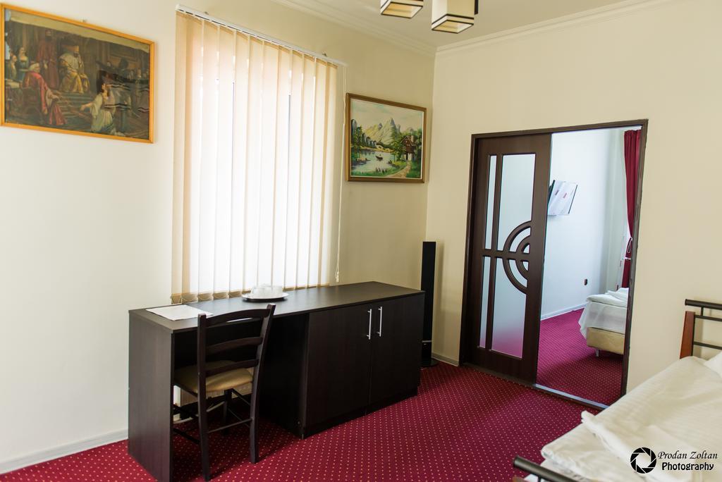 Pensiunea Schwartz Cluj-Napoca Exterior foto